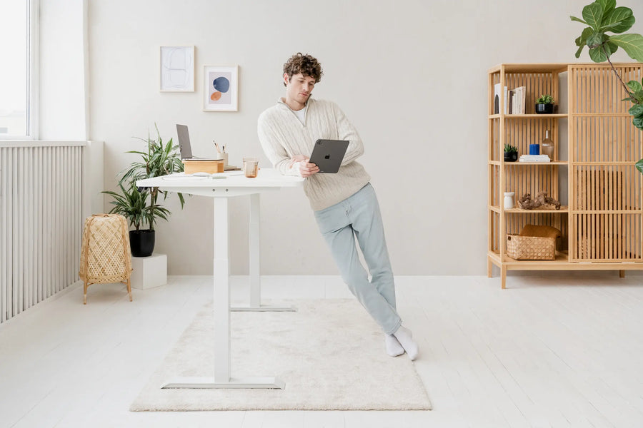 Benefits of a Standing Desk: What Science and Experts Say
